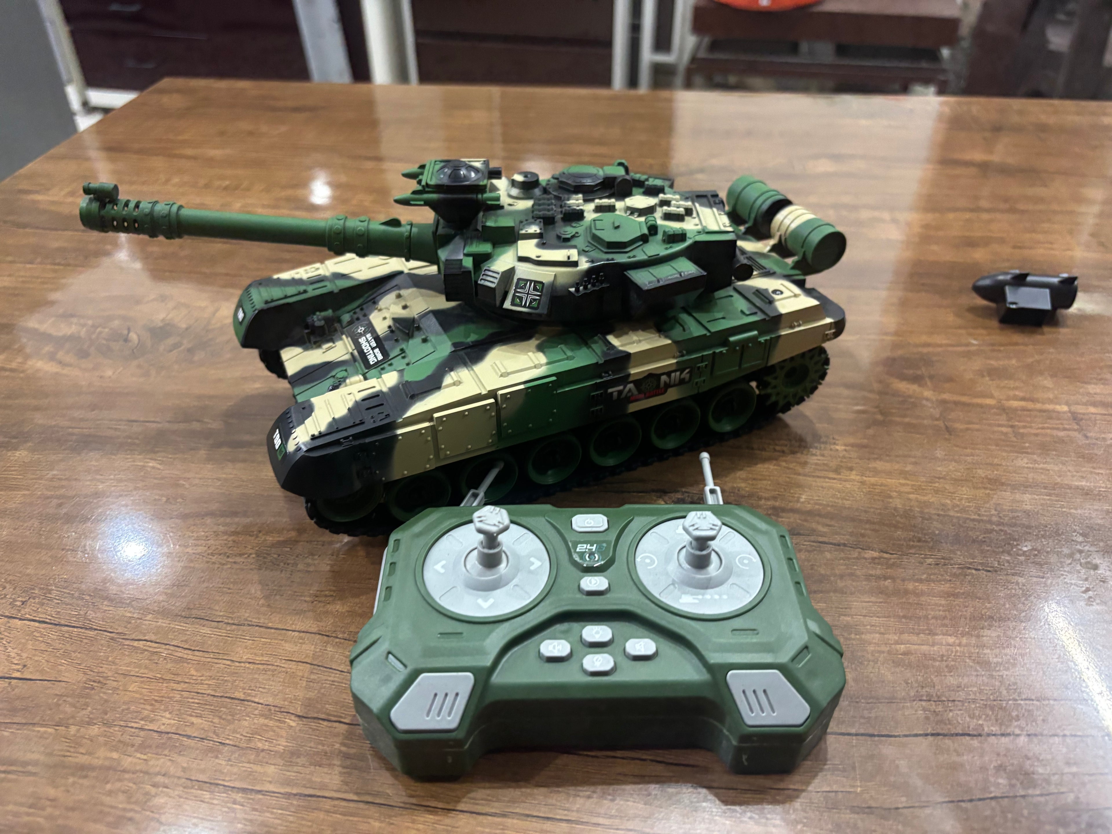 App controlled RC TANK with water bomb shooter! 😍