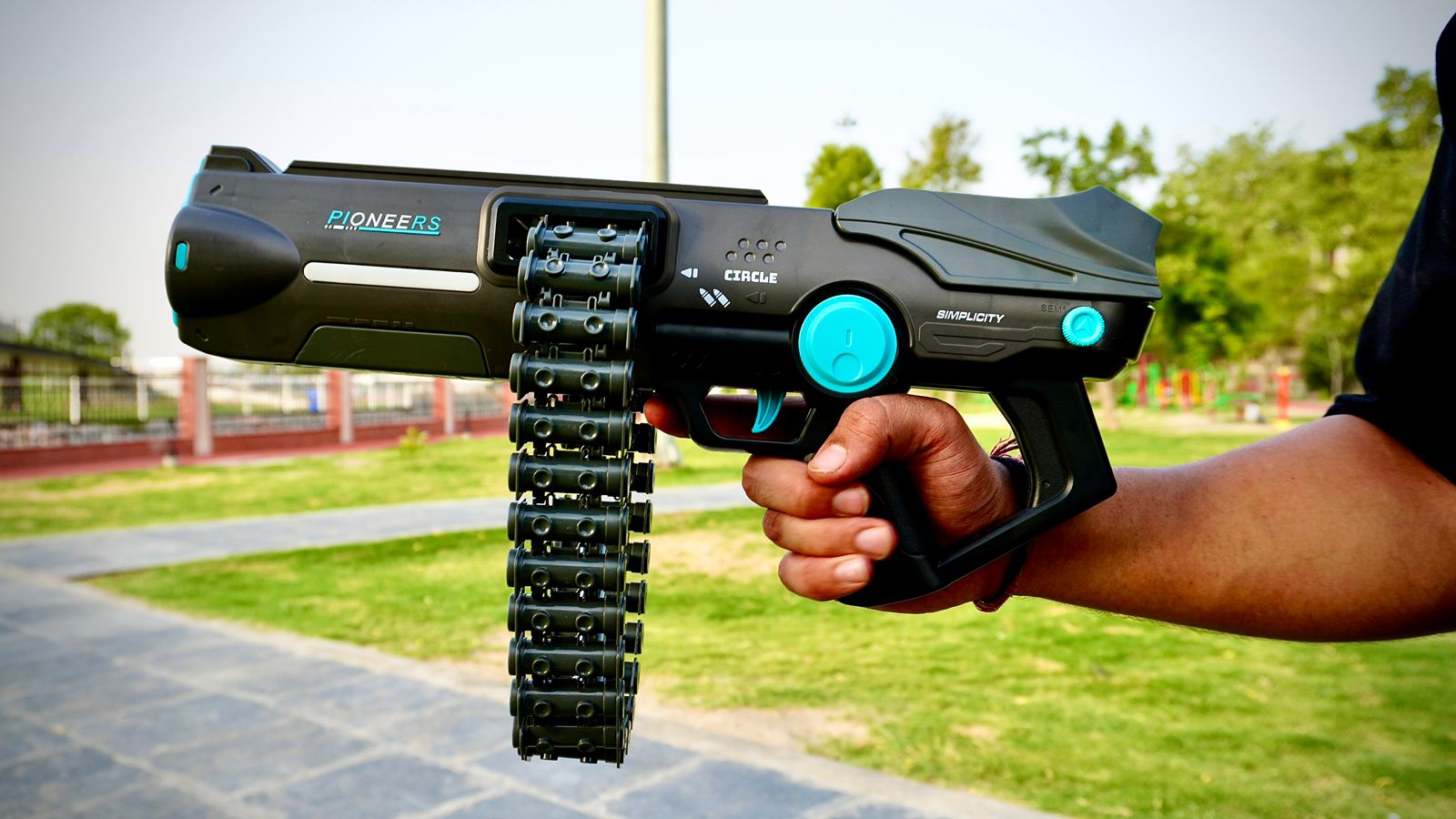 Automatic Machine gun with Nurf bullets