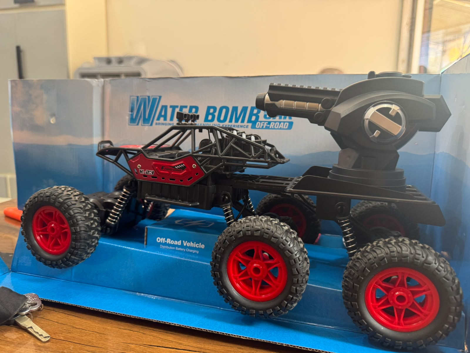 Water bomb shooter, off road Vehicle