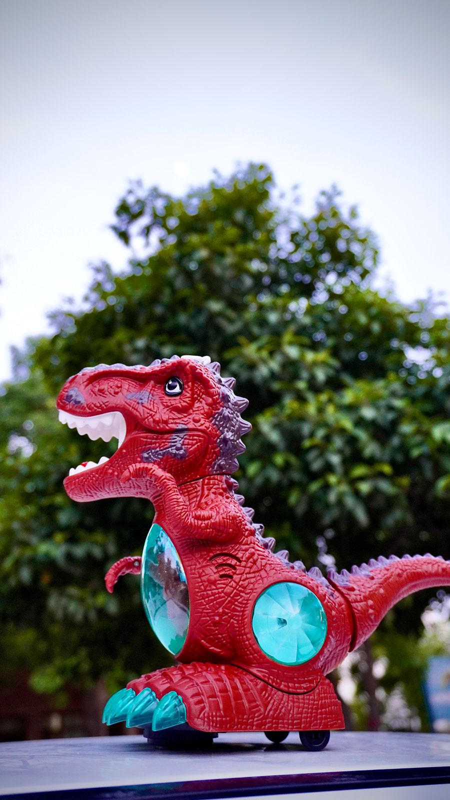 Lighting motion sensor dinosaur